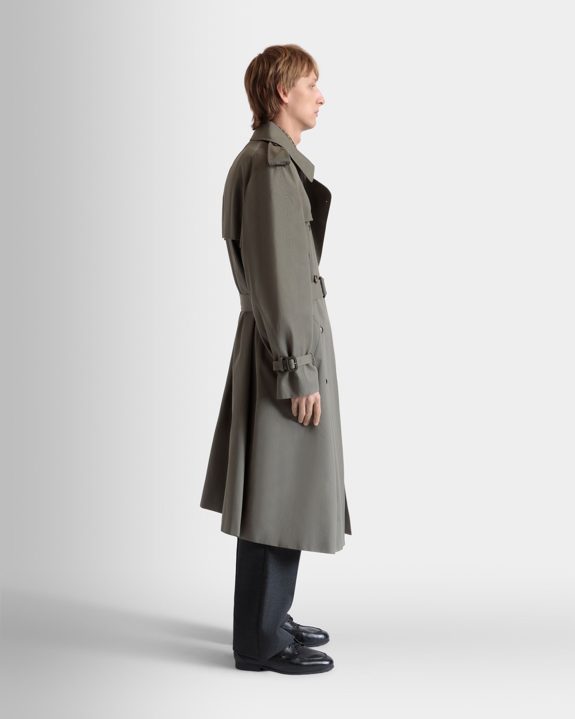 Zweireihiger Gabardine-Trenchcoat Aus Baumwollmix In Military Green - Herren - Bally - 06