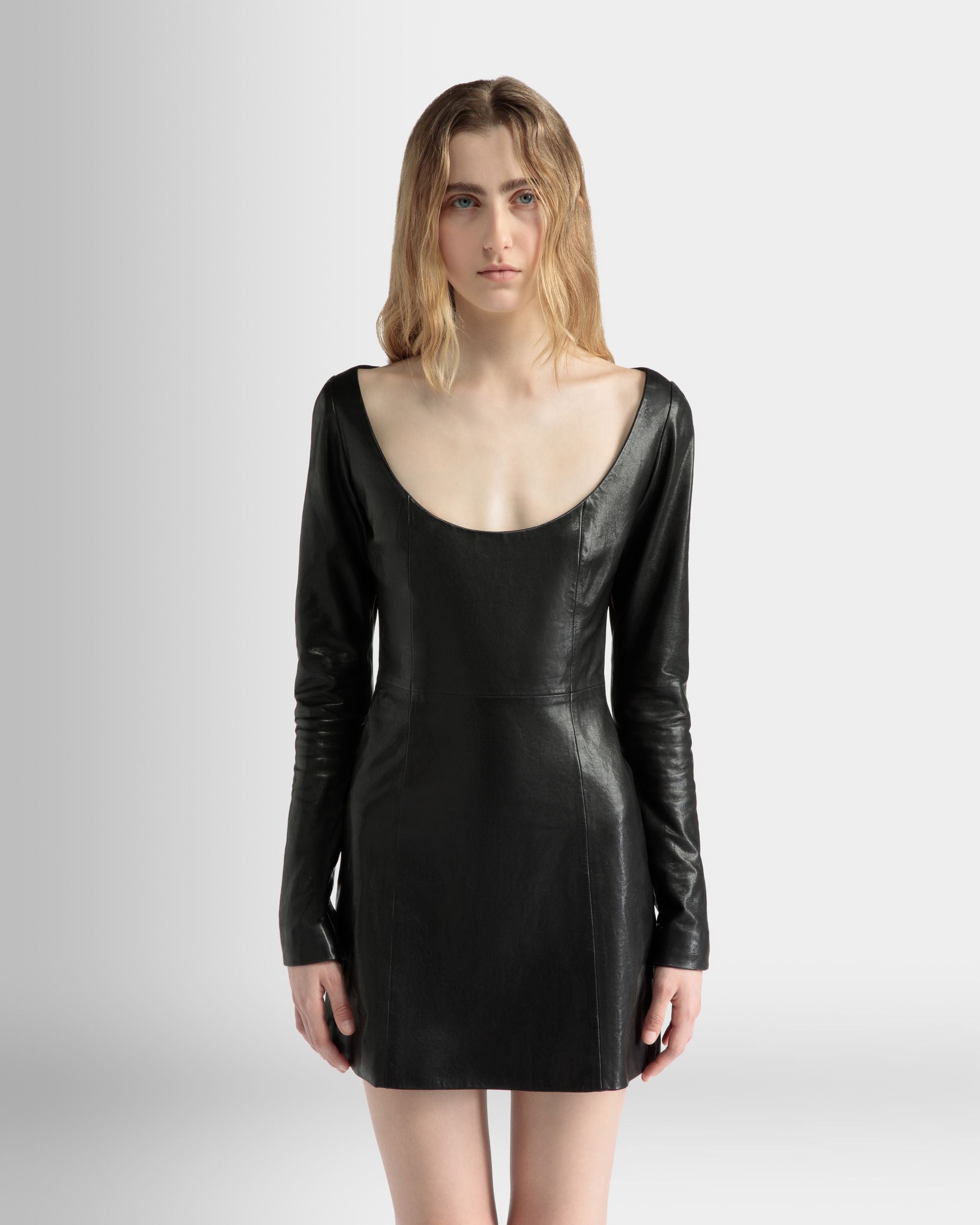 Langärmeliges Minikleid Aus Leder In Schwarz - Damen - Bally - 03